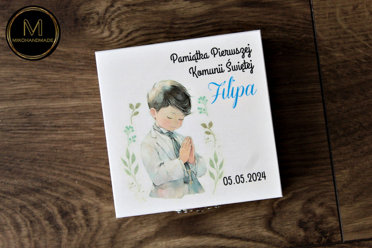 Eleganckie, personalizowane pudełko komunijne na łańcuszek - chłopiec (Wz. 2) (3)