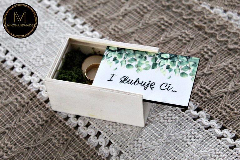 Personalizowane małe pudełko na obrączki – niepowtarzalny dodatek na wyjątkowy dzień (3)