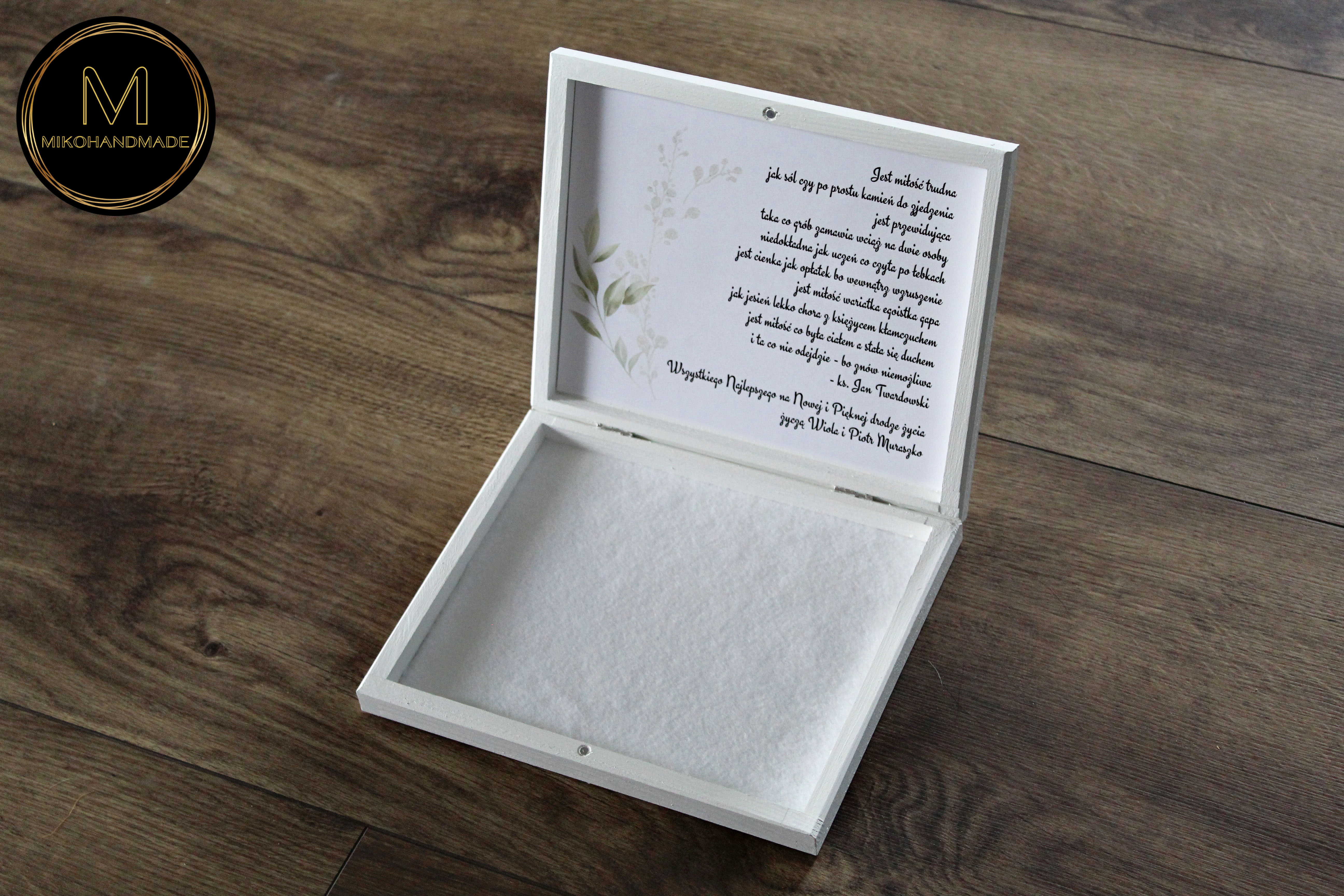 Eleganckie, personalizowane pudełko na prezent ślubny – wyjątkowa alternatywa dla kartki z życzeniami - Liście boho (2)