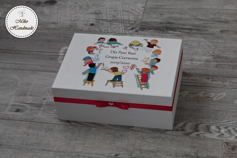Pudełko dla Nauczyciela - rysujące dzieci (1)