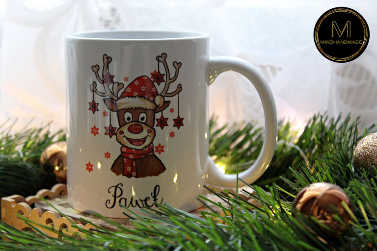 Personalizowany Kubek Świąteczny z Reniferem i Imieniem - Magia Świąt w Twoim Imieniu!