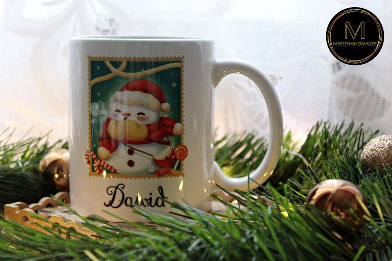 Personalizowany Kubek Świąteczny z Bałwankiem i Imieniem - Magia Zimy w Twoim Kubku!