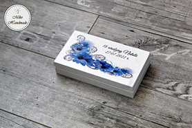 Pudełko na pieniądze - 18-stka - niebieskie kwiaty