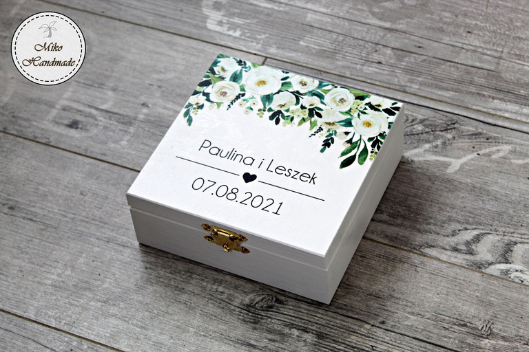 Pudełko na prezent ślubny - białe kwiaty (1)