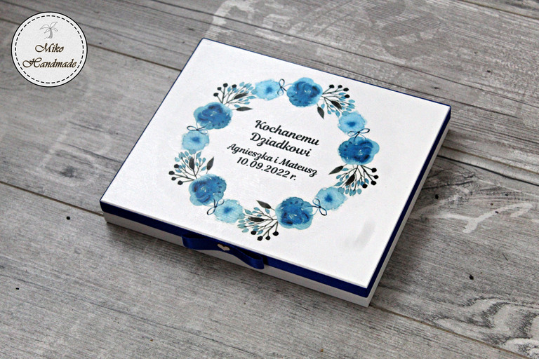 Pudełko na czekoladki Merci - podziękowanie ślubne - niebieskie kwiaty (1)